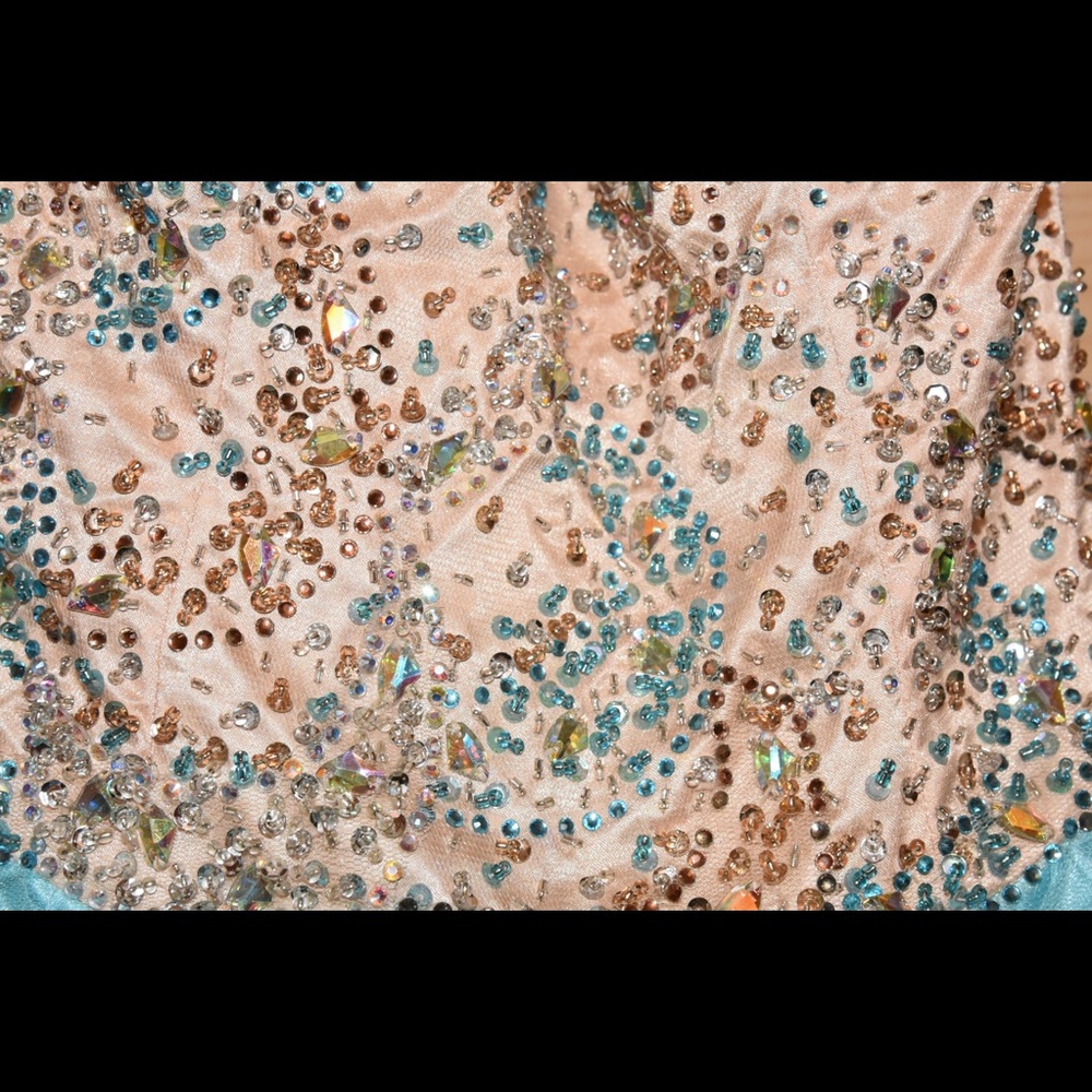 Prom Dress - Picture 4 of 6